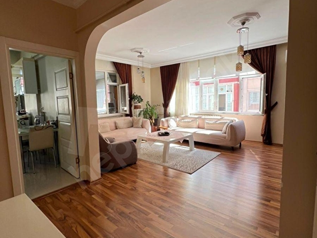 Merter Kınalıtepe Sk. Asansörlü 135m2 Bakımlı Daire - Görsel 13