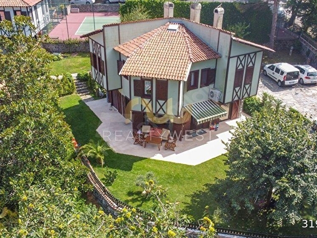 POLONEZKÖYDE DOĞAYLA İÇ İÇE KÖŞE KONUMLU YENİLENMİŞ KİRALK VİLLA - Görsel 6
