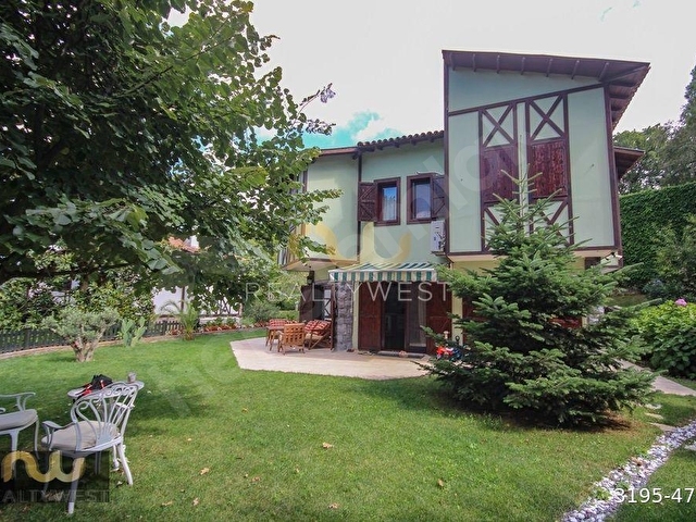 POLONEZKÖYDE DOĞAYLA İÇ İÇE KÖŞE KONUMLU YENİLENMİŞ KİRALK VİLLA - Görsel 23