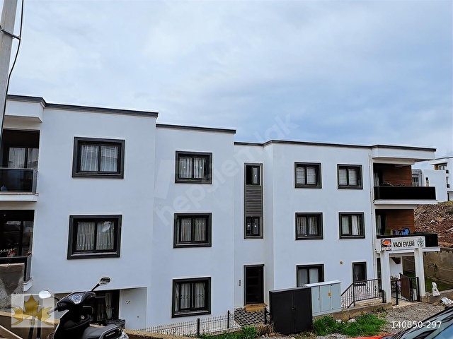 ÇINAR EMLAKTAN MUMCULARDA 2+1 ARA KAT GENİŞ KULLANIMLI DAİRE