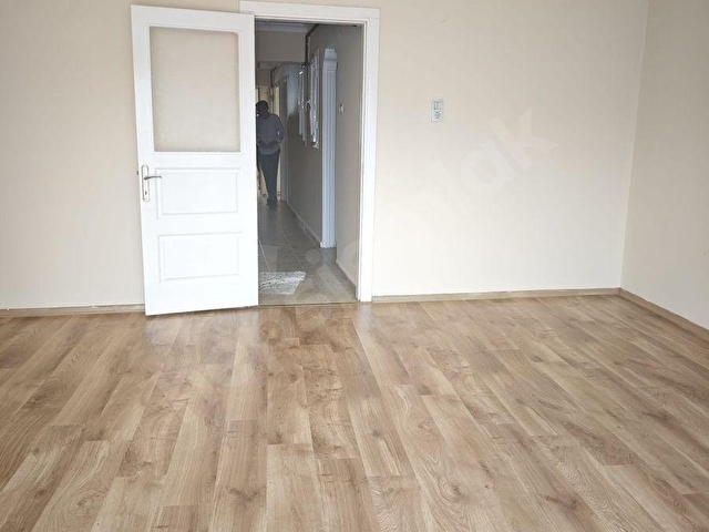 GÖZTEPE METRO YAKINI 3+1.DOĞALGAZLI BAKIMLI 3.KAT.DAİRE - Görsel 3