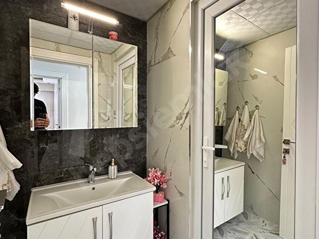 BEYKENTİN MERKEZİNDE SİTE İÇERİSİNDE ARA KAT BAKIMLI FERAH DAİRE - Görsel 20
