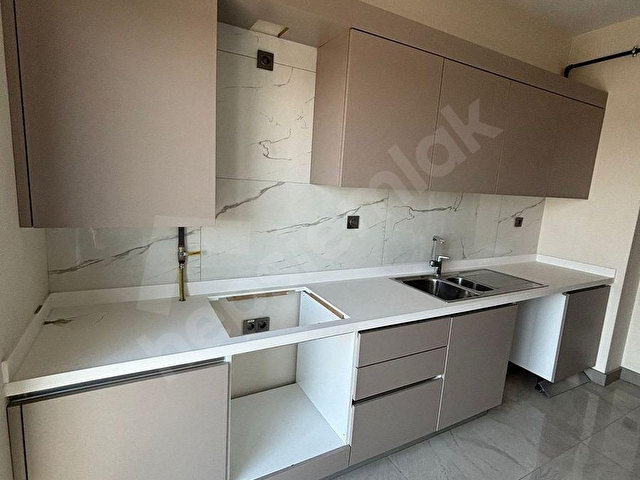FETİHTEPE TOKİDE 2+1 HALİÇ MANZARALI BALKONLU KİRALIK ŞIK DAİRE - Görsel 15