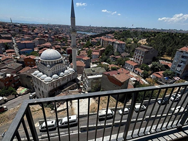 FETİHTEPE TOKİDE 2+1 HALİÇ MANZARALI BALKONLU KİRALIK ŞIK DAİRE - Görsel 9