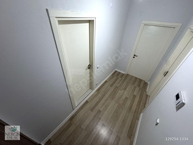 NERGİSTEN ALTINKUMDA NET 70 m² ARA KAT ADA MUTFAKLI SATILIK 1+1 - Görsel 2