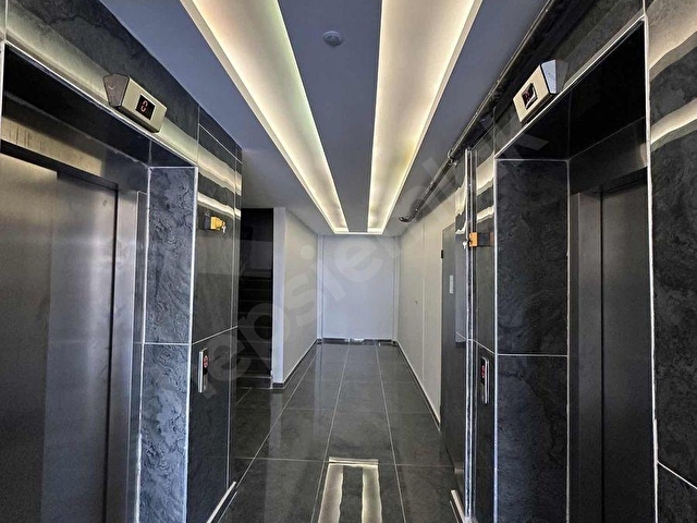 SÜRER EMLAK`TAN KİRALIK FUL SIFIR EŞYALI 1+1 DAİRE`MİZ ARA KATTA - Görsel 3