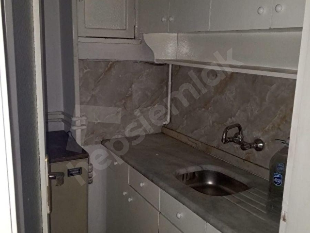 GAZİMUSTAFA  KEMAL BULVARINDA  KATTA 1+1 KOMBİLİ  BÜRO 16.500.TL - Görsel 11