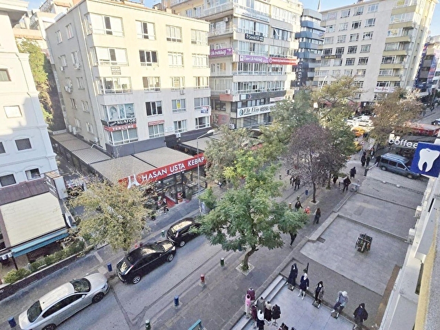 SELANİK 2 SOKAKTA REVİZYONLU 6 BÖLMELİ KİRALIK BOŞ OFİS/BÜRO - Görsel 3