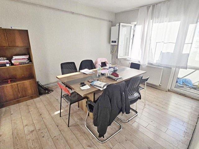 SELANİK 2 SOKAKTA REVİZYONLU 6 BÖLMELİ KİRALIK BOŞ OFİS/BÜRO - Görsel 9