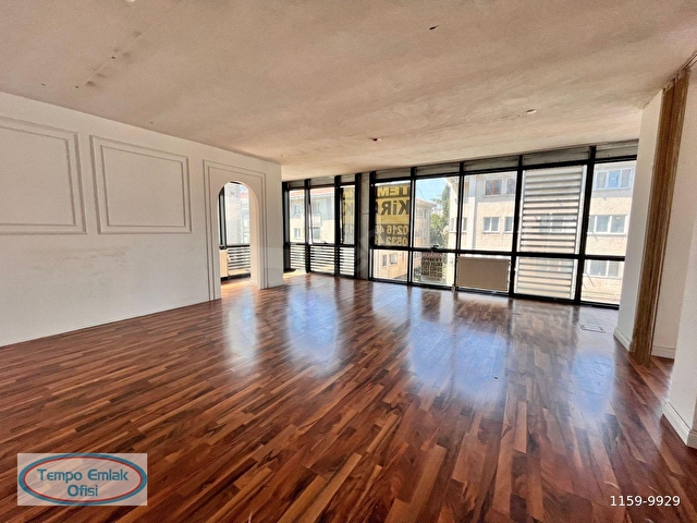 TEMPO EMLAKTAN MERKEZİ KONUMLU 150m2 KİRALIK OFİS