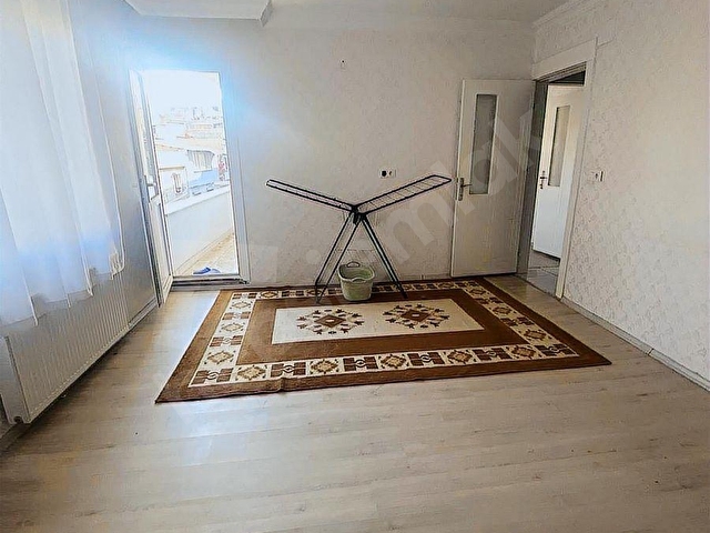 ULAŞ MAHALLESİNDE,GENİŞ,TEMİZ,BAKIMLI,ARA KAT,KATTAN BÖLME 3+1 - Görsel 14