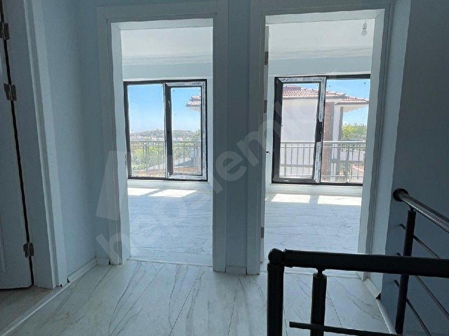 AVŞA YİĞİTLERDE ACİL SATILIK MÜSTAKİL VİLLA - Görsel 14