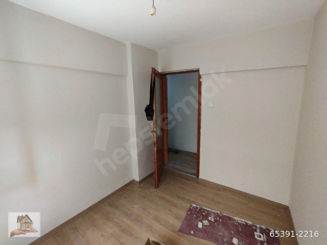 HALİL EMLAK TAN YÜKSEK GİRİŞ SOBALI BEKARA ÇALIŞANA 3+1 110 M2 20 000 TL - Görsel 8