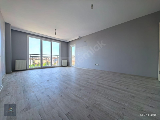 YAŞAMDAN SULTANBEYLİ SULTOWN SİTESİNDE AİLEYE UYGUN GENİŞ 3+1