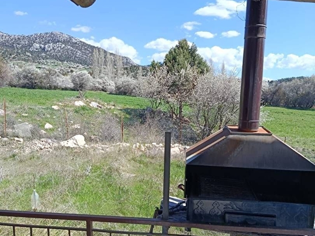 SAHİBİNDEN SATILIK  YAYLA EVİ VE BADEM BAHÇESİ - Görsel 6