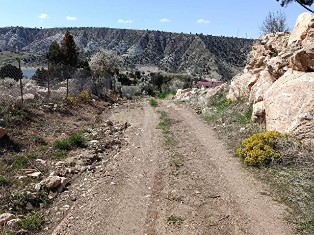 SAHİBİNDEN SATILIK  YAYLA EVİ VE BADEM BAHÇESİ - Görsel 16