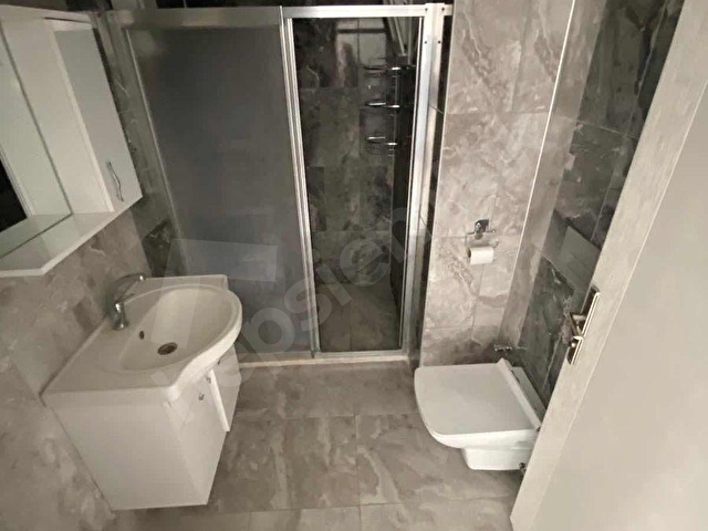 Dalaman Merkez Mahallesinde 1+1 Eşyasız Geniş Kiralık Daire - Görsel 3