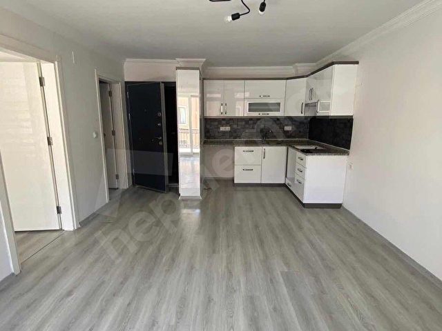 Dalaman Merkez Mahallesinde 1+1 Eşyasız Geniş Kiralık Daire