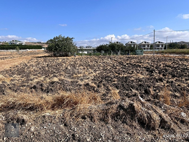 Büyükçekmece Celaliye Villalar Bölgesinde Satılık 1400m2 Arsa - Görsel 23