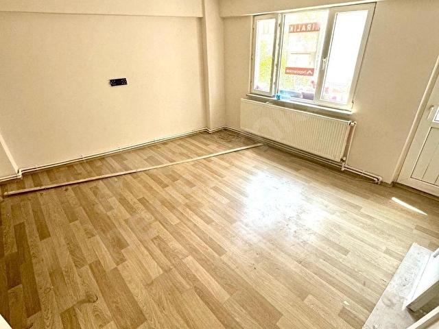 Bandırma Mita Gayrimenkulden Dere Mahallesinde Ordu Caddesinde Ara Kat 3+1 Kiralık Daire
