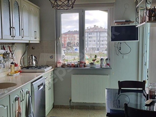 Bandırmada Önü Açık Ara Kat Balkonlu 3+1 Satılık Daire - Görsel 12