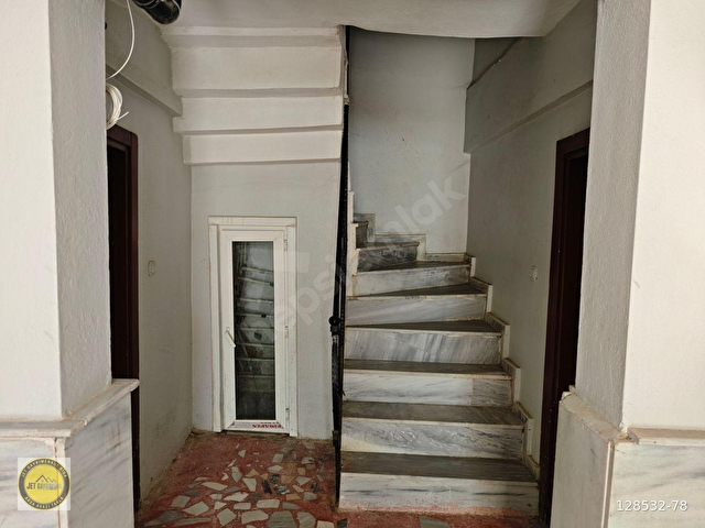 LAPSEKİ SAHİLDE SATILIK TADİLATLI EŞYALI 2+1 DAİRE - Görsel 3