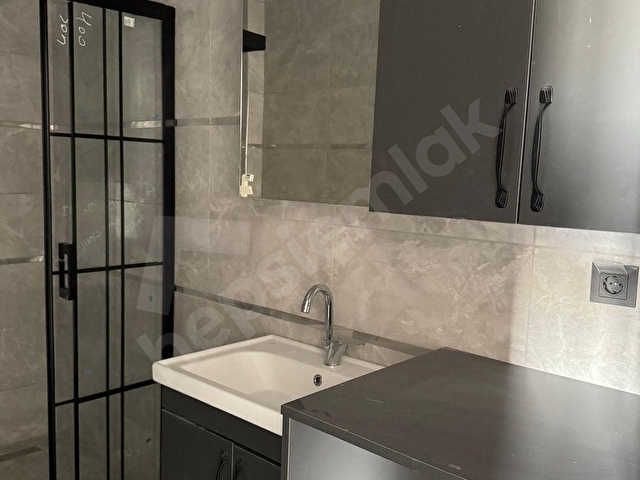 Helvacıda Sıfır 1+1 Kiralık Daire | Asansörlü | Ankastreli | - Görsel 5