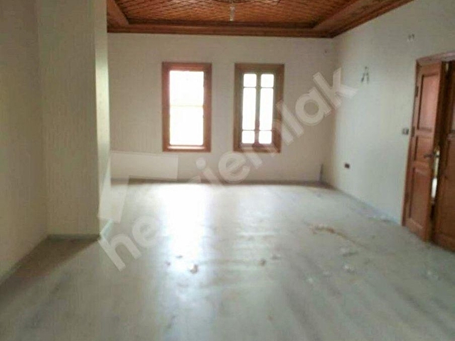 HAMAMÖNÜNDE MÜSTAKİL MERKEZDE 3 KATLI KONAK - Görsel 10