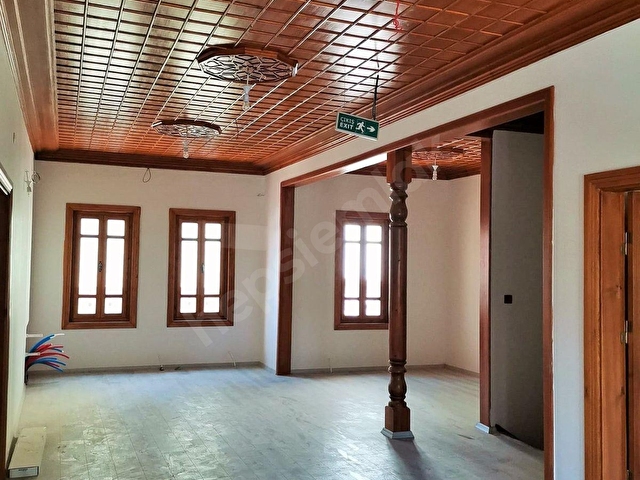 HAMAMÖNÜNDE MÜSTAKİL MERKEZDE 3 KATLI KONAK - Görsel 6