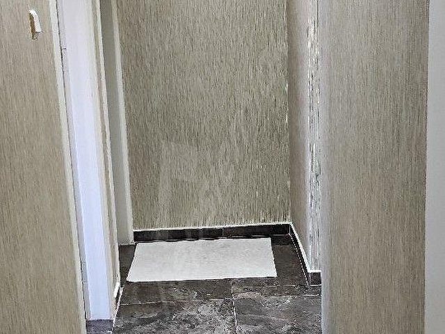 TARSUS ÇARŞI YARENLİK MERKEZİNDE İÇİ FUL YAPILI SIFIR EŞYALI KIRALIK DAİRE - Görsel 20