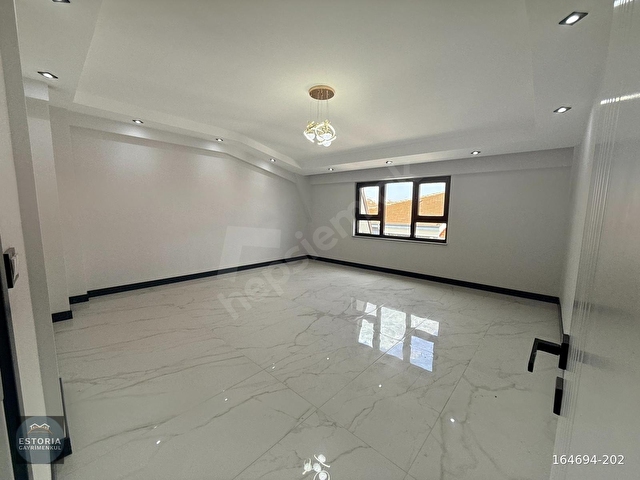 ESTORIADAN ÇAMLICADA PTT YAKINI DUBLEKS 3+1 ÖZEL GARAJLI DAİRE - Görsel 2