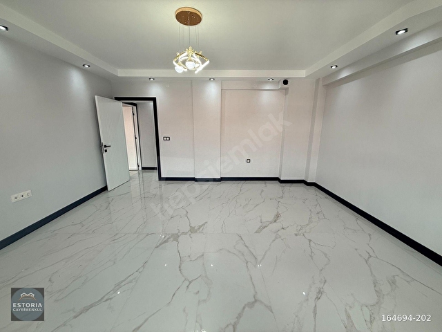 ESTORIADAN ÇAMLICADA PTT YAKINI DUBLEKS 3+1 ÖZEL GARAJLI DAİRE - Görsel 3