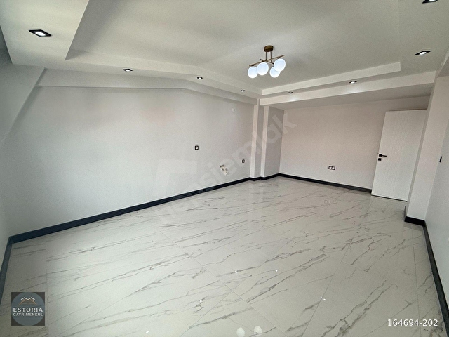 ESTORIADAN ÇAMLICADA PTT YAKINI DUBLEKS 3+1 ÖZEL GARAJLI DAİRE - Görsel 5