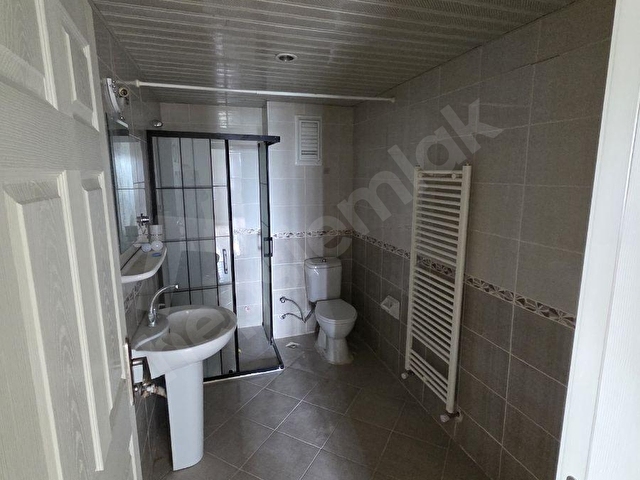 KONUT ER EMLAKTAN ÜNİVERSİTE YOLU TOKİLERDE KİRALIK 2+1 DAİRE - Görsel 16