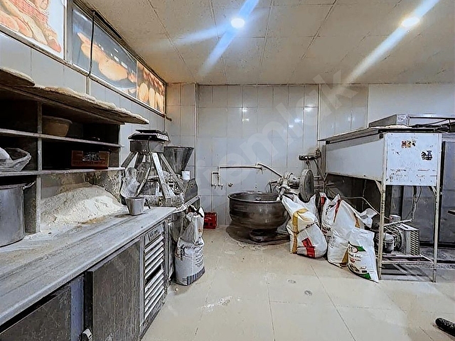 ARIKOĞULLARINDAN ESENYURT ÜÇEVLER KÖŞEBAŞI 400M2 DEPOLU DÜKKAN - Görsel 7