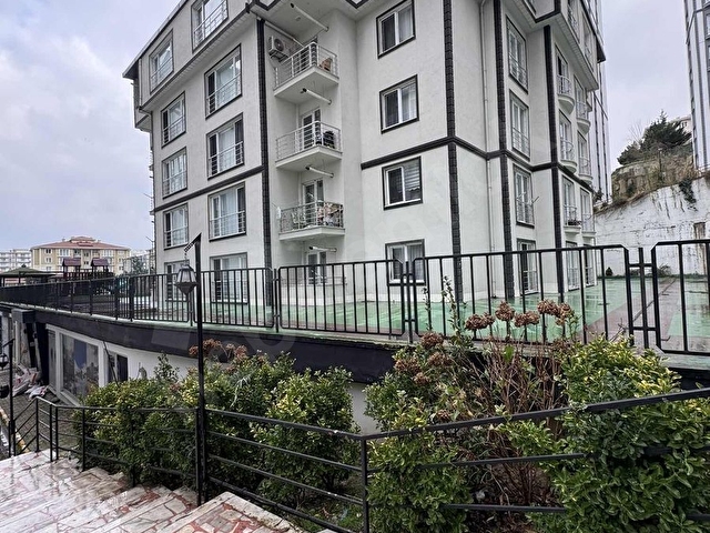HAVUZLU,GÜVENLİKLİ, OTOPARKLI SİTE İÇİNDE SATILIK 1+1