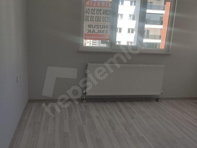 CUMHURİYET MAH KİRALIK DAİRE 3+1 140 M2 SİTE İÇİNDE EN ÜST KAT - Görsel 8