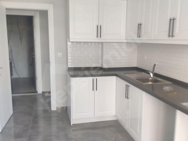 CUMHURİYET MAH KİRALIK DAİRE 3+1 140 M2 SİTE İÇİNDE EN ÜST KAT - Görsel 3