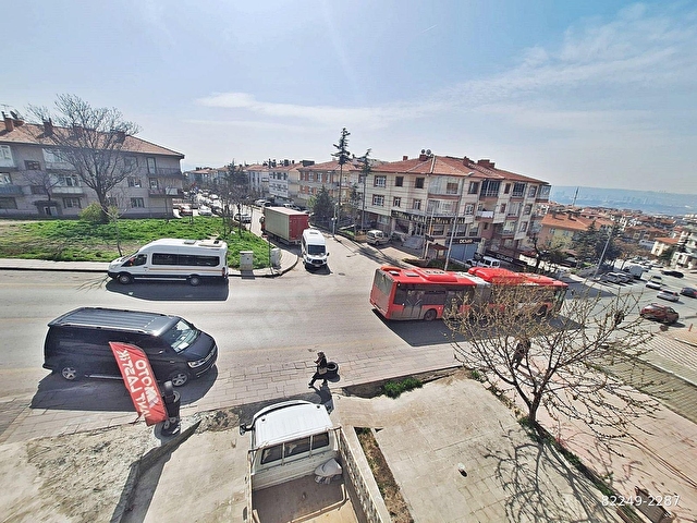 AYVALININ GÖBEĞİNDE CADDE ÜZERİNDE FULL EŞYALI - Görsel 23