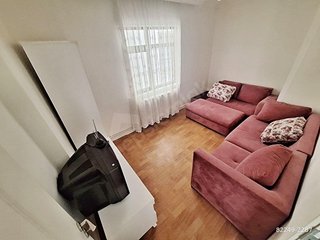 AYVALININ GÖBEĞİNDE CADDE ÜZERİNDE FULL EŞYALI - Görsel 8