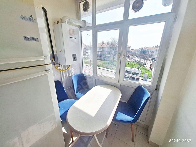 AYVALININ GÖBEĞİNDE CADDE ÜZERİNDE FULL EŞYALI - Görsel 18