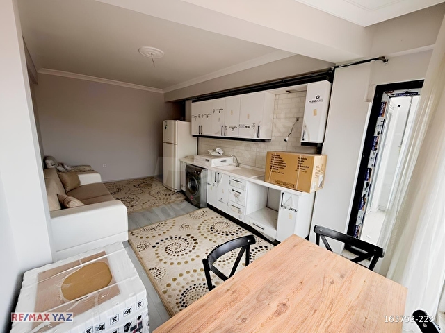 RE/MAX YAZDAN ŞEHİR MERKEZİNDE 2+1 EŞYALI KİRALIK DAİRE - Görsel 7