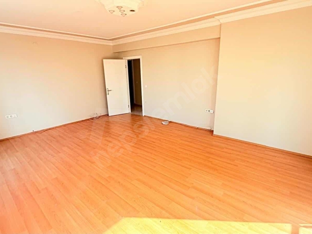 MERKEZİ KONUMDA AİLE SİTESİNDE SATILIK 3+1 165M2 DAİRE - Görsel 15