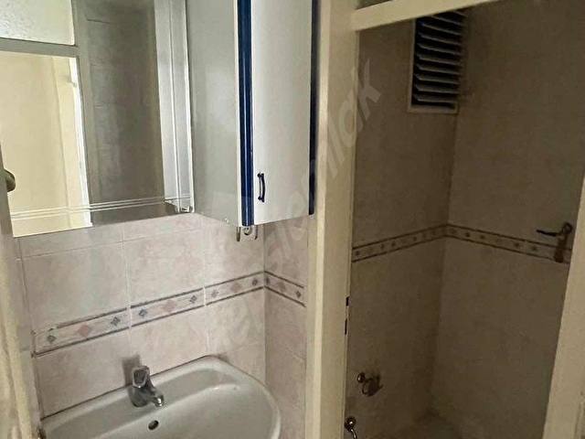GÜNEYKENTDE TRANVAY VE ÖTÜBÜS DURAGI YANINDA GENİŞ DAİRE - Görsel 6