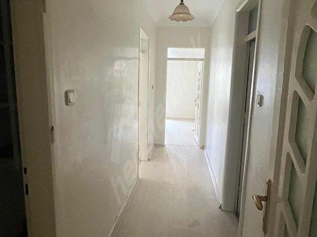 GÜNEYKENTDE TRANVAY VE ÖTÜBÜS DURAGI YANINDA GENİŞ DAİRE - Görsel 18