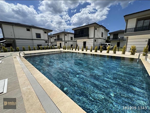 DAĞLI !GAYRİMENKULDEN Site İçi Modern&Lüks 3+1Havuzlu Villa