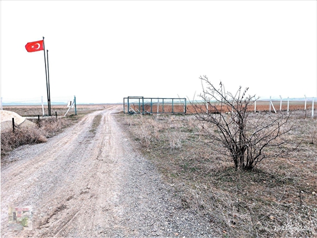 GÖLBAŞI/GÖKÇEHÖYÜKDE 2.000 M2, TEL ÖRGÜLÜ, SATILIK HOBİ BAHÇESİ - Görsel 2