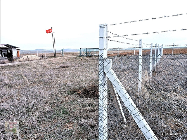 GÖLBAŞI/GÖKÇEHÖYÜKDE 2.000 M2, TEL ÖRGÜLÜ, SATILIK HOBİ BAHÇESİ - Görsel 4
