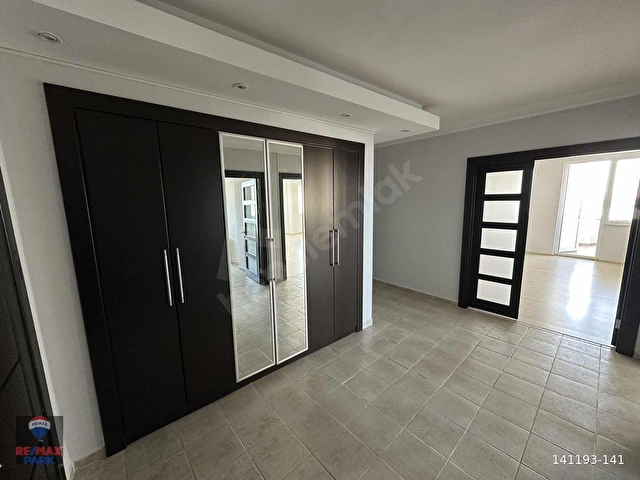 REMAX PARK BARLAS GÜRLERDEN 4 MEVSİMDE DENİZ MANZARALI 4+1 - Görsel 4
