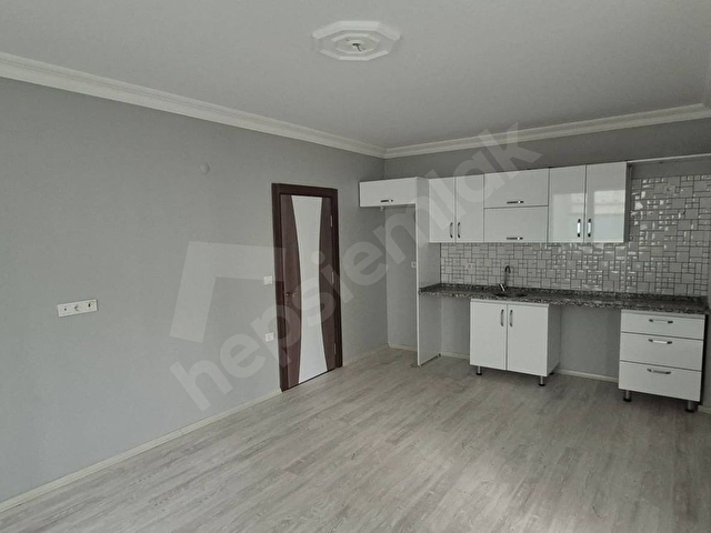 SAHİBİNDEN AYVALIK SARIMSAKLI MERKEZDE DENİZE YAKIN 2+1 SIFIR AYARINDA SATILIK DAİRE